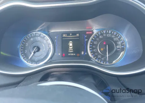 2017 Chrysler 200 Limited Platinum из США, поврежденный, VIN 1C3CCCAB3HN511792